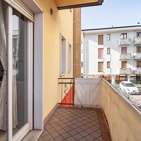 Apartment Ospedale Borgo Roma Cozy Studio W/private Parking! Verona
